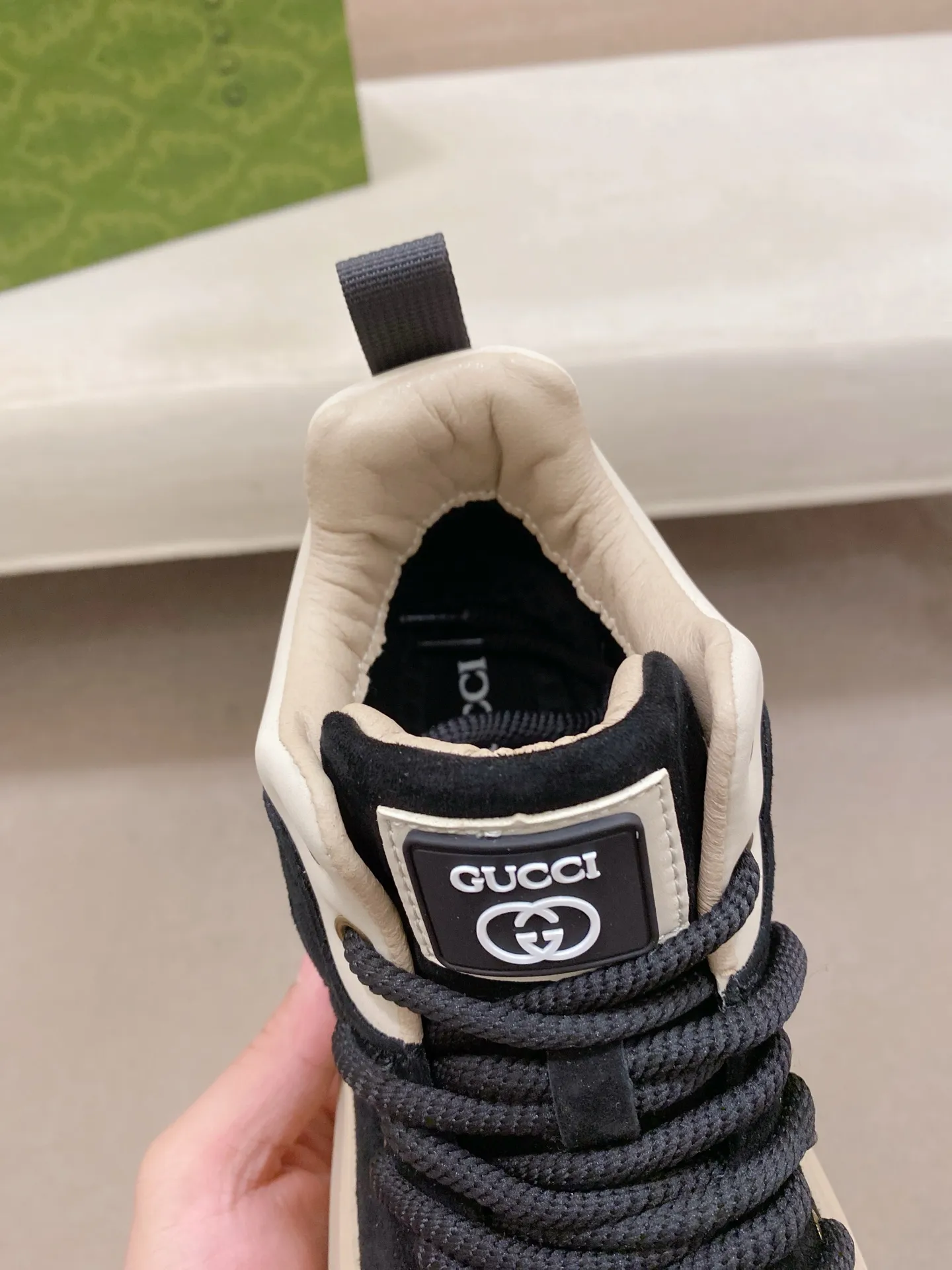 Men's men's shoes 💰 462💰🇮🇹🇮🇹GUCCI (Gucci) top 🔍🔍 new models are on sale at the same time at the counter. The uppers 🇮🇹 are imported from Italy and are made of top-grain cowhide. Fully imported genuine leather lining 💪💪, completely 1⃣️ to 1⃣️ replica 🇮🇹💪💪, ⚠ sole: original sole provided by the original factory, exclusive movable molded sole super comfortable, ⚠ original factory follow-up, 🔍🔍 high quality, you can go in and out of the counter at will, welcome to compare⚠. Code number:38-44